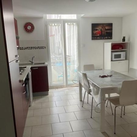 Villa Magali - Appartement Climatise T3 Duplex - Grau-Du-Roi - Hypercentre 20 M De La Plage Le Grau-du-Roi Exteriör bild