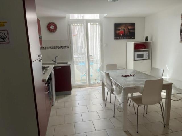 Villa Magali - Appartement Climatise T3 Duplex - Grau-Du-Roi - Hypercentre 20 M De La Plage Le Grau-du-Roi Exteriör bild